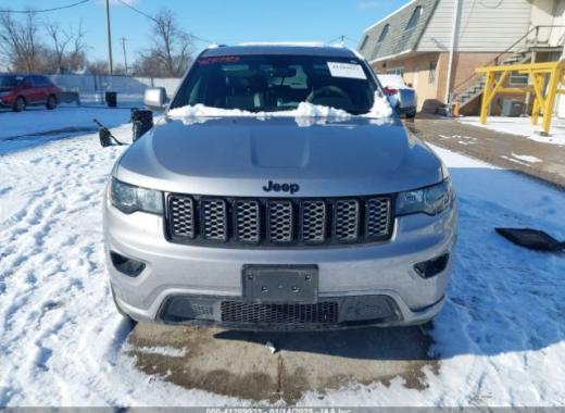 Jeep  - Grand Cherokee - 2018 - Silver - 41289923