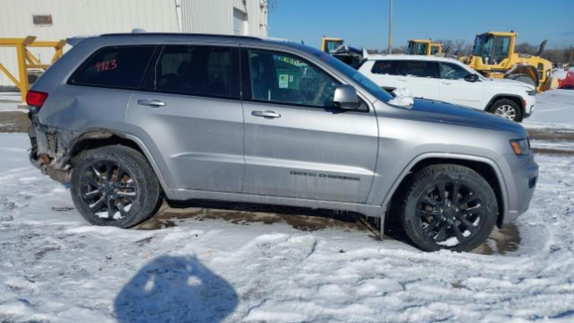 Jeep  - Grand Cherokee - 2018 - Silver - 41289923