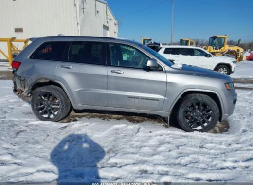 Jeep  - Grand Cherokee - 2018 - Silver - 41289923