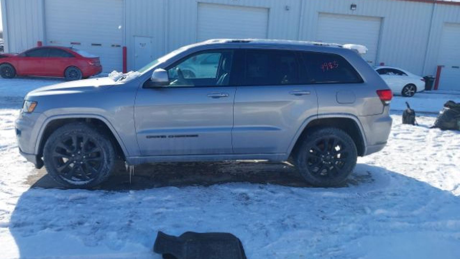 Jeep  - Grand Cherokee - 2018 - Silver - 41289923
