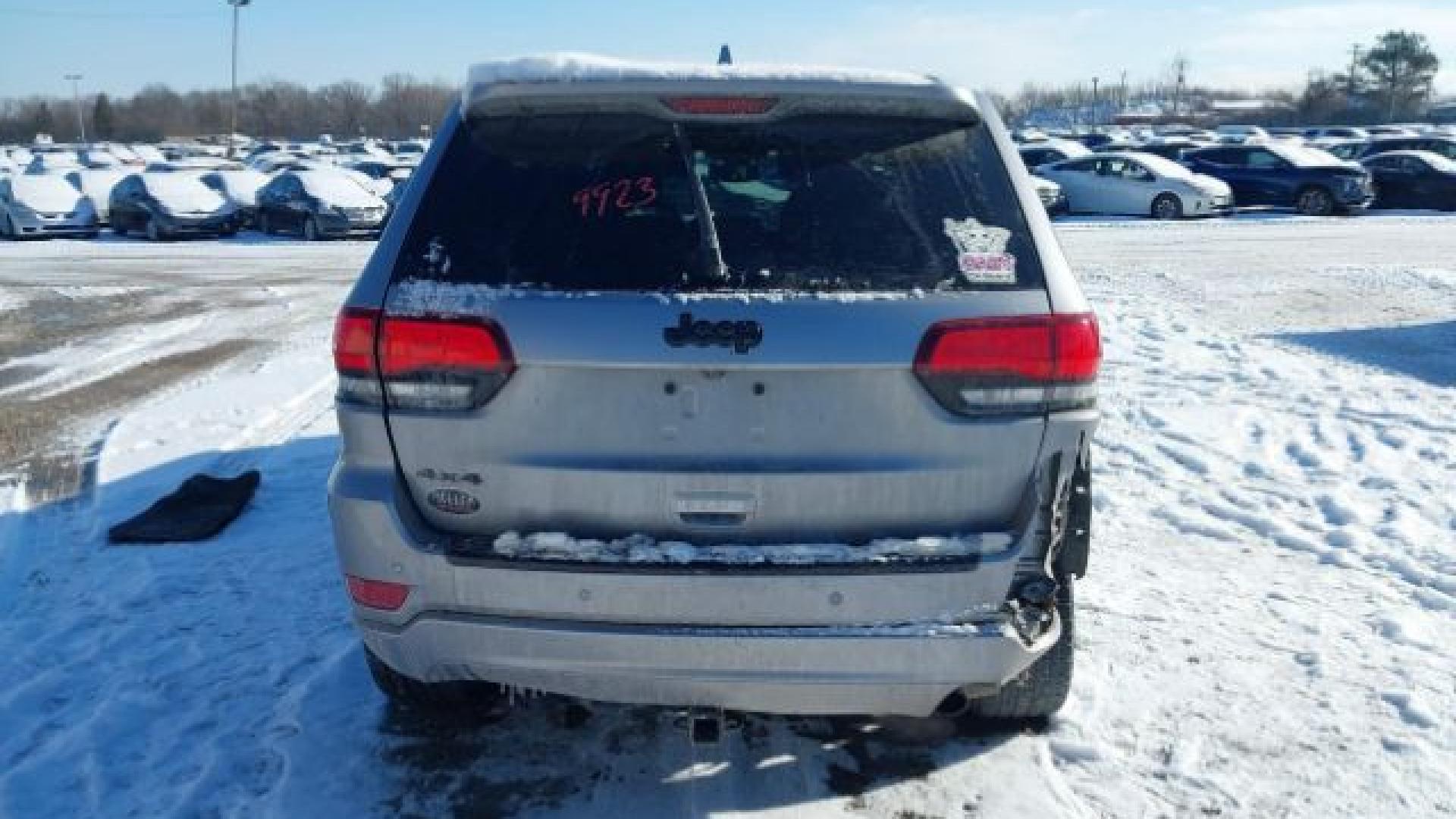 Jeep  - Grand Cherokee - 2018 - Silver - 41289923
