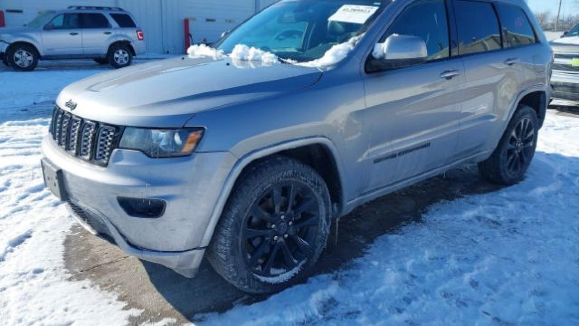 Jeep  - Grand Cherokee - 2018 - Silver - 41289923