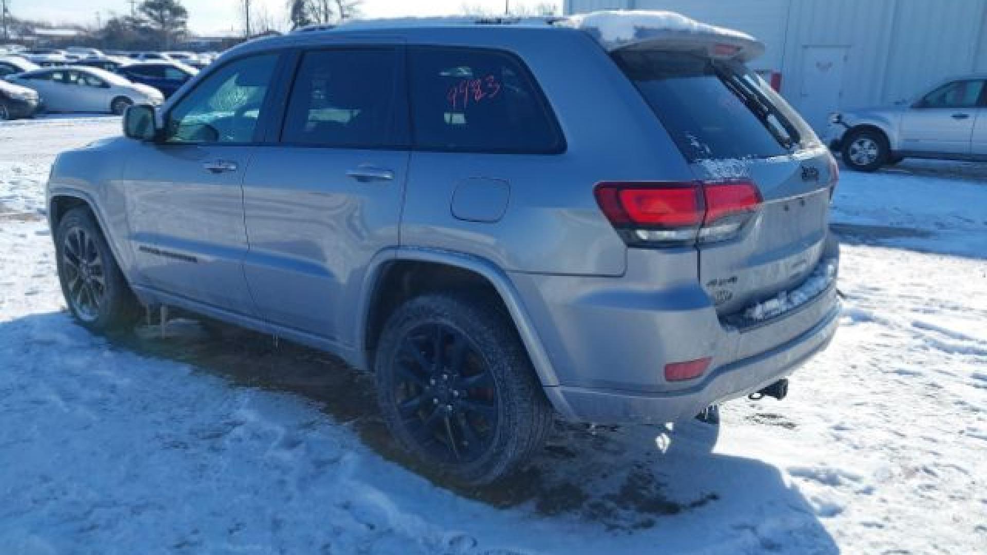 Jeep  - Grand Cherokee - 2018 - Silver - 41289923