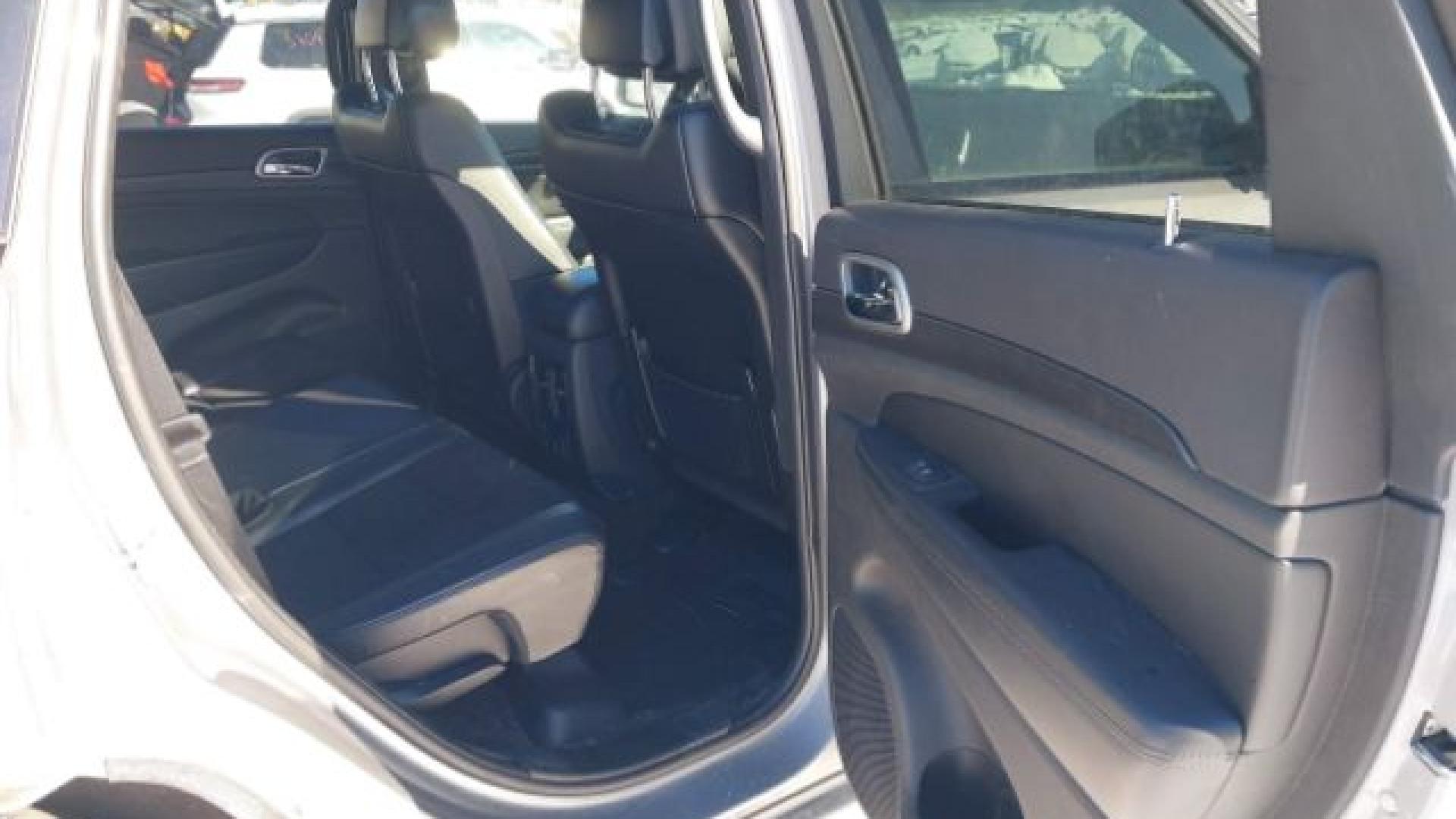 Jeep  - Grand Cherokee - 2018 - Silver - 41289923