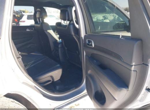 Jeep  - Grand Cherokee - 2018 - Silver - 41289923