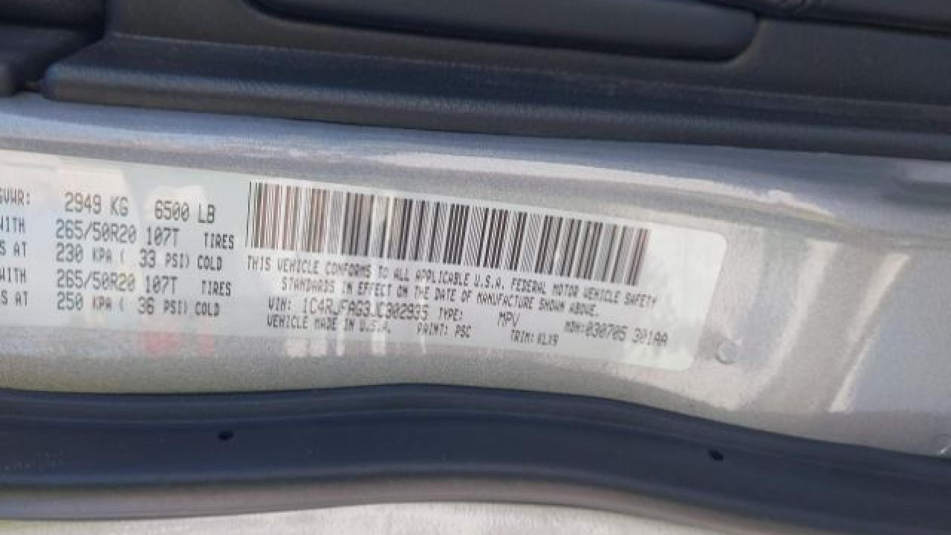 Jeep  - Grand Cherokee - 2018 - Silver - 41289923