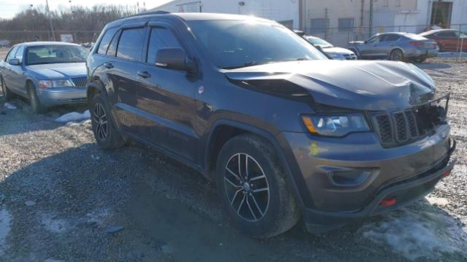 Jeep  - Grand Cherokee - 2017 - Grey - 41294235