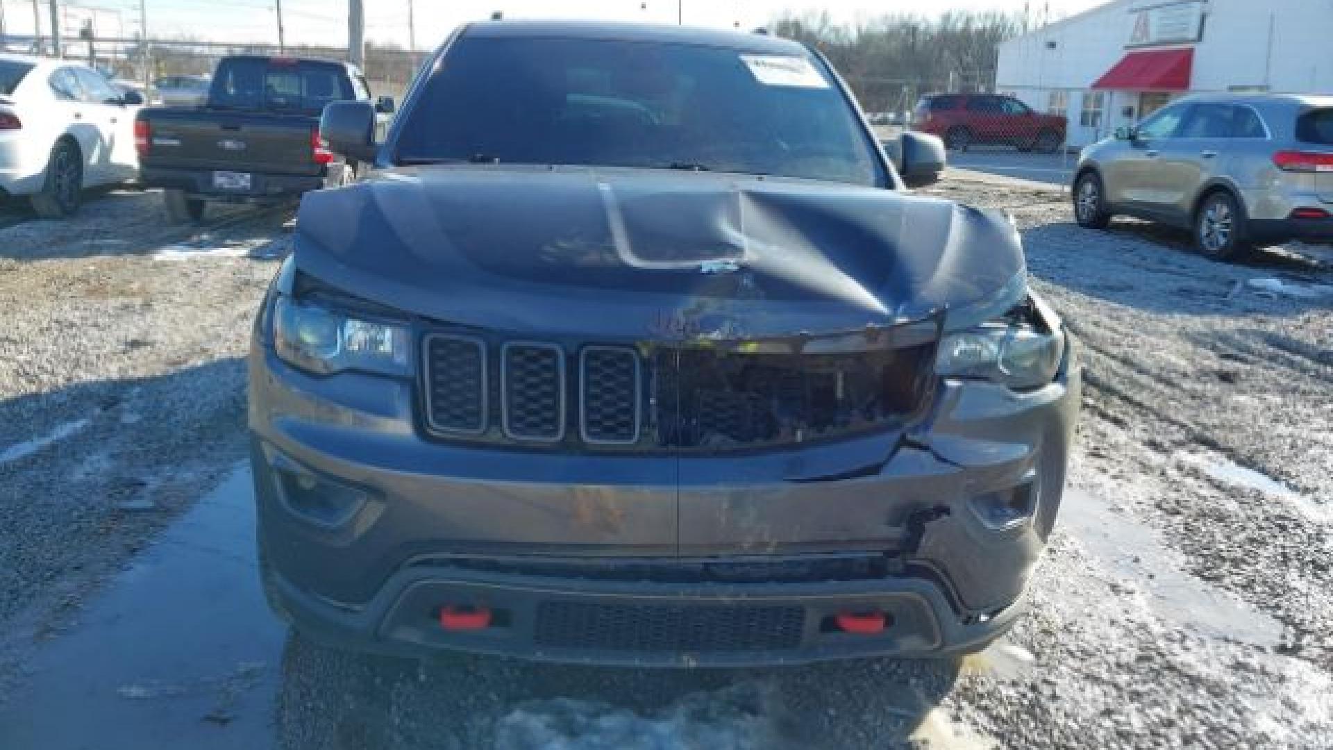 Jeep  - Grand Cherokee - 2017 - Grey - 41294235