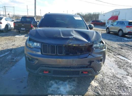 Jeep  - Grand Cherokee - 2017 - Grey - 41294235