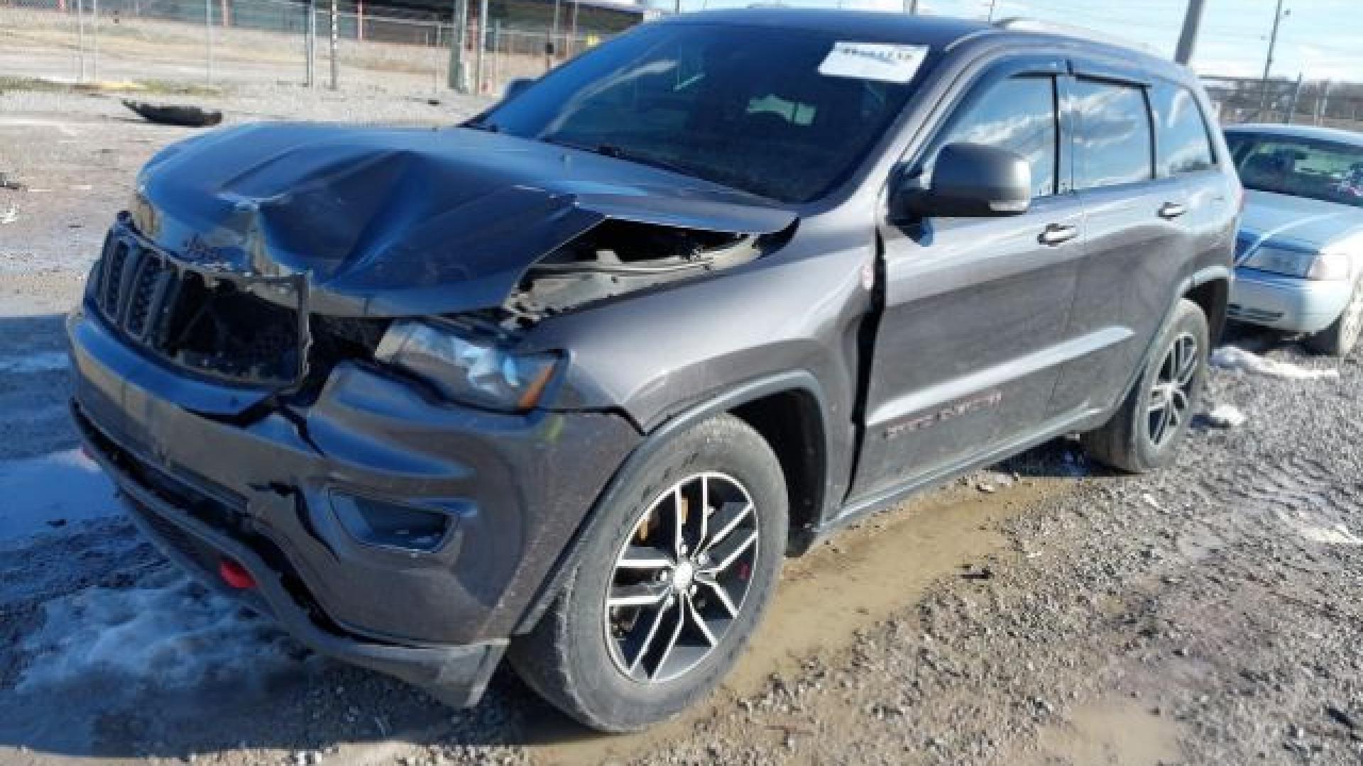 Jeep  - Grand Cherokee - 2017 - Grey - 41294235