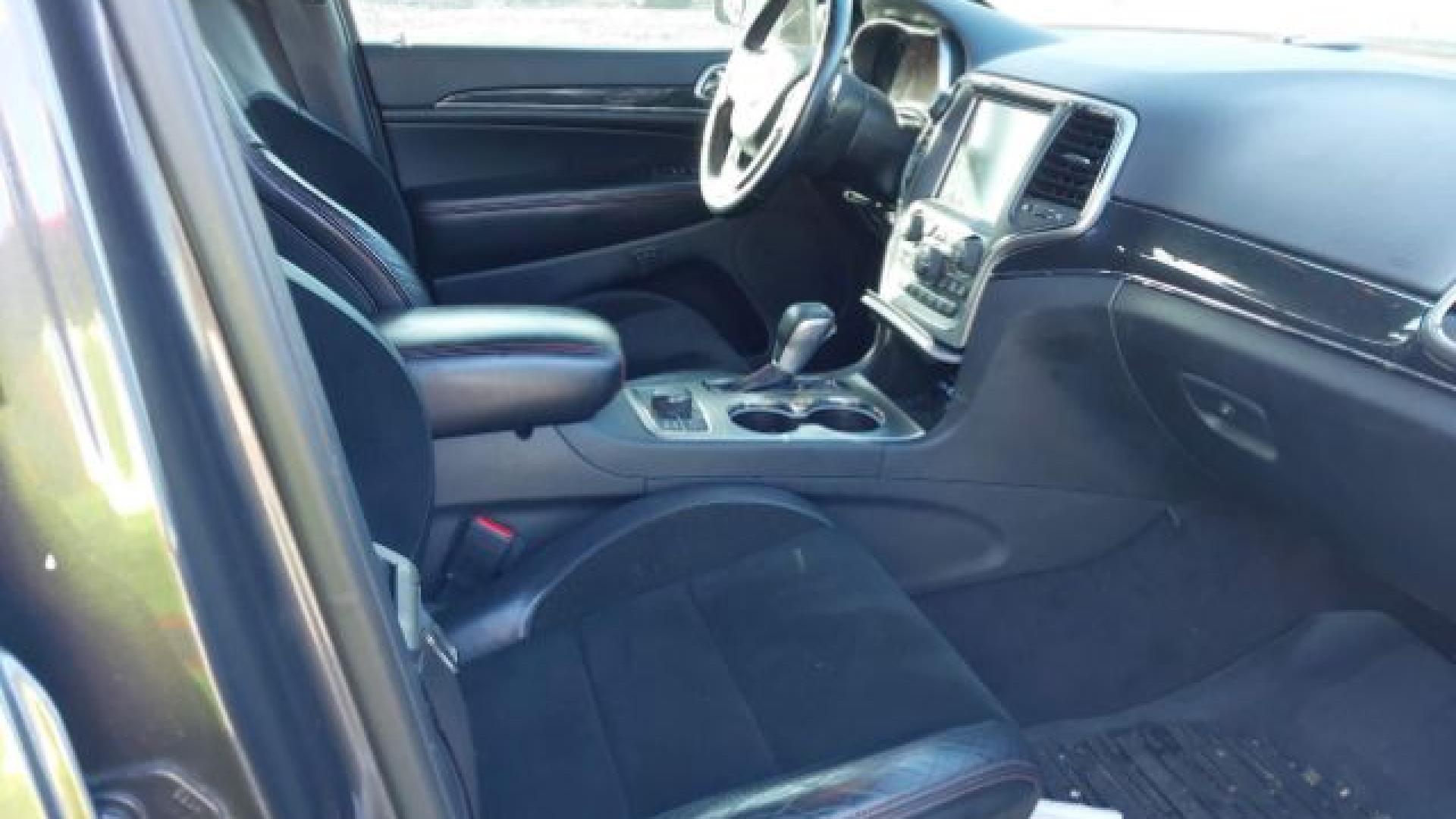 Jeep  - Grand Cherokee - 2017 - Grey - 41294235