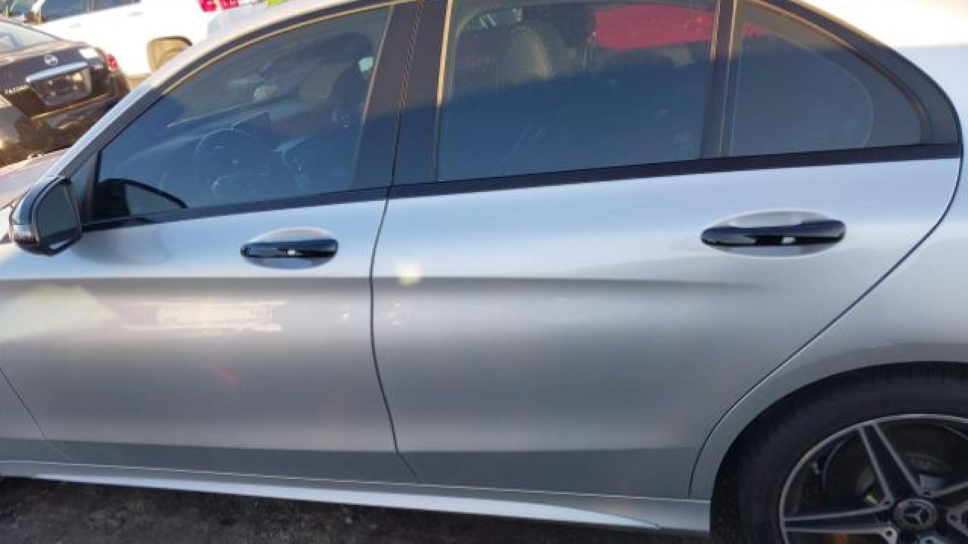 Mercedes - C300 - 2017 - Silver - 41296174
