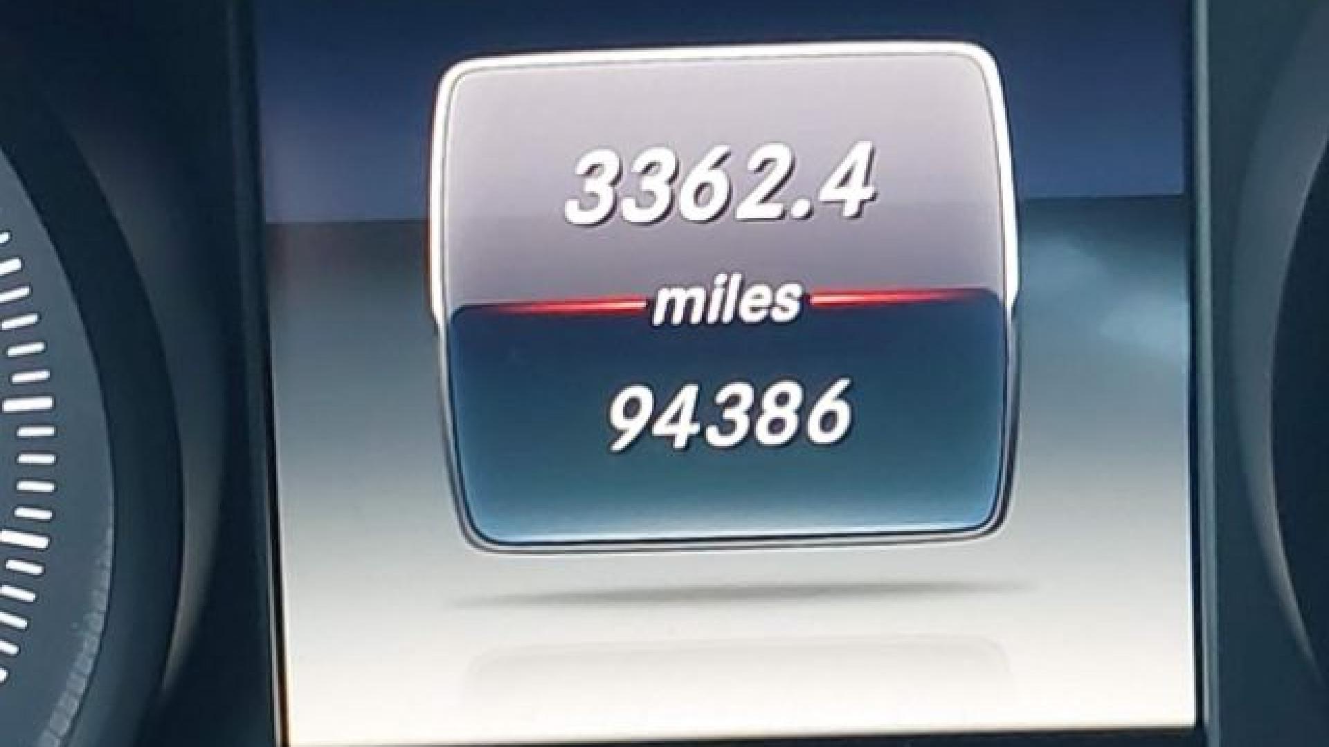 Mercedes - C300 - 2017 - Silver - 41296174