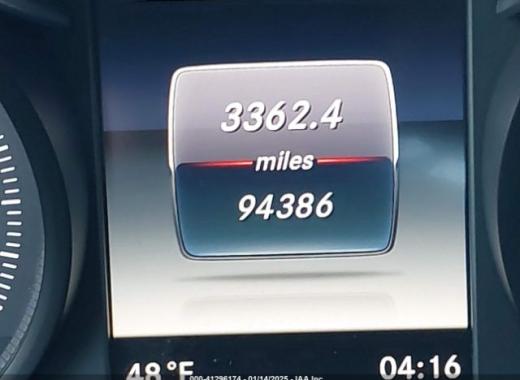 Mercedes - C300 - 2017 - Silver - 41296174