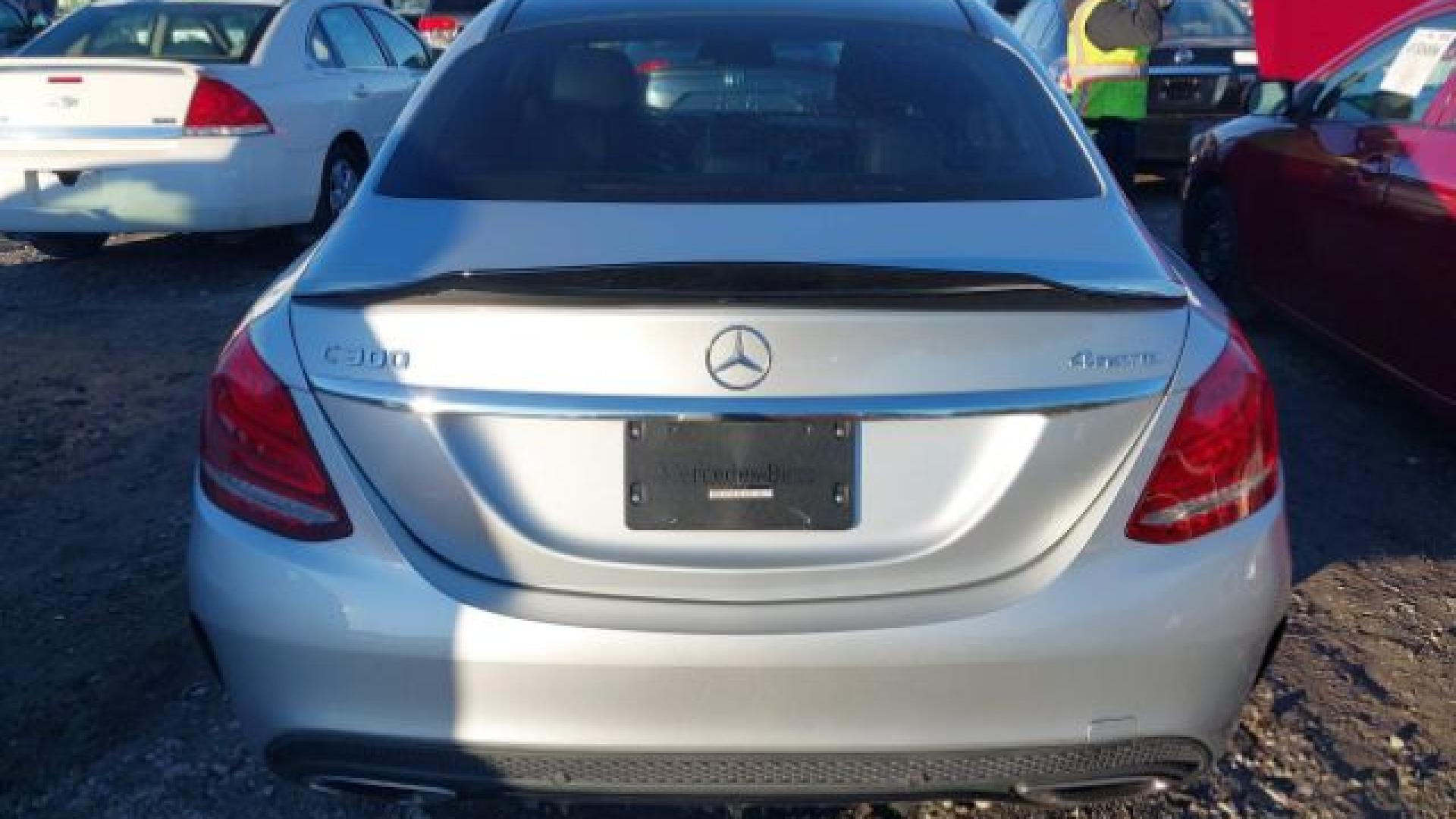 Mercedes - C300 - 2017 - Silver - 41296174