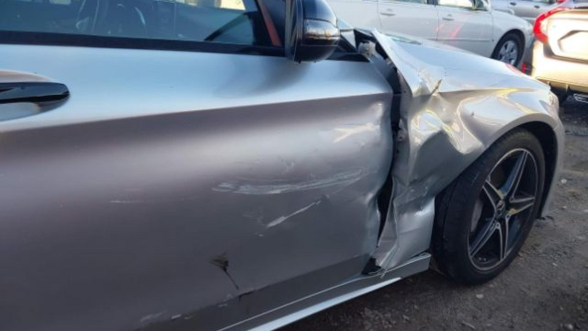 Mercedes - C300 - 2017 - Silver - 41296174