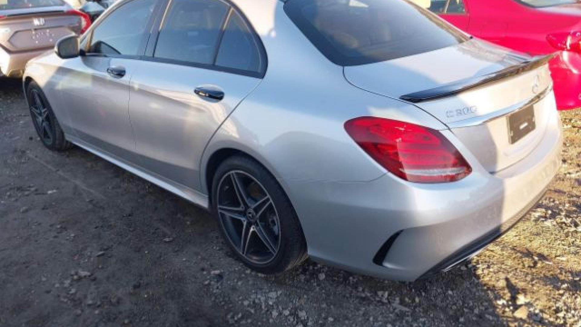 Mercedes - C300 - 2017 - Silver - 41296174
