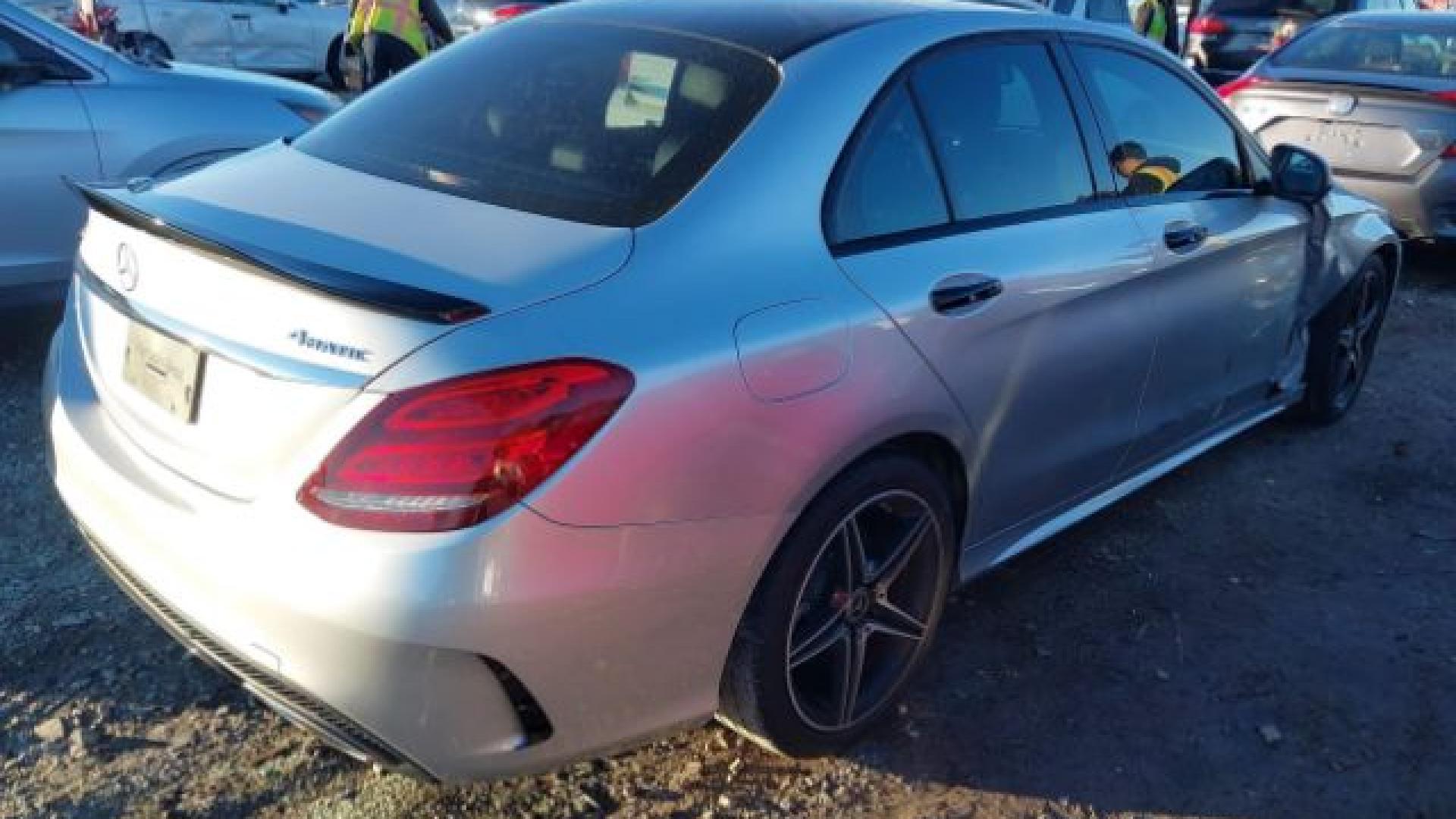 Mercedes - C300 - 2017 - Silver - 41296174