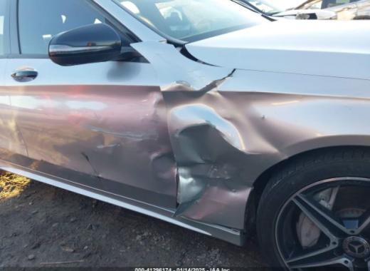 Mercedes - C300 - 2017 - Silver - 41296174