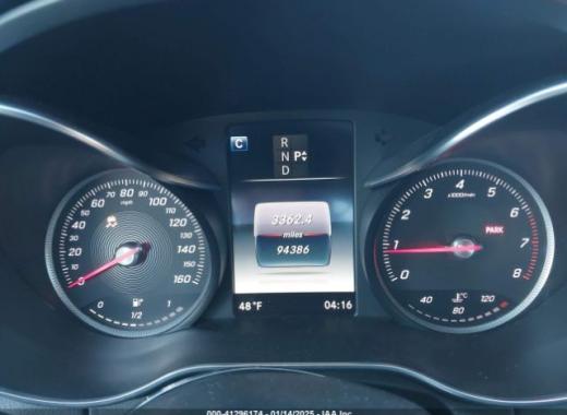 Mercedes - C300 - 2017 - Silver - 41296174