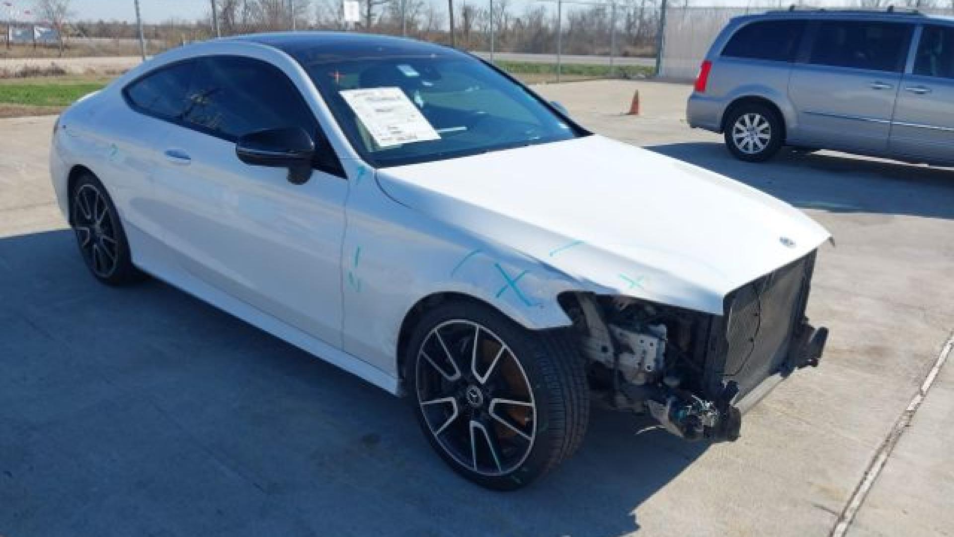 Mercedes - C300 - 2019 - White - 41306051