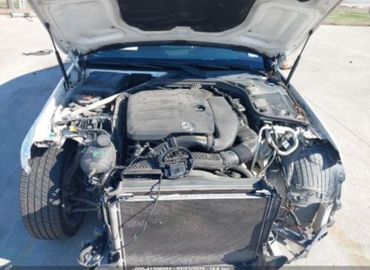 Mercedes - C300 - 2019 - White - 41306051