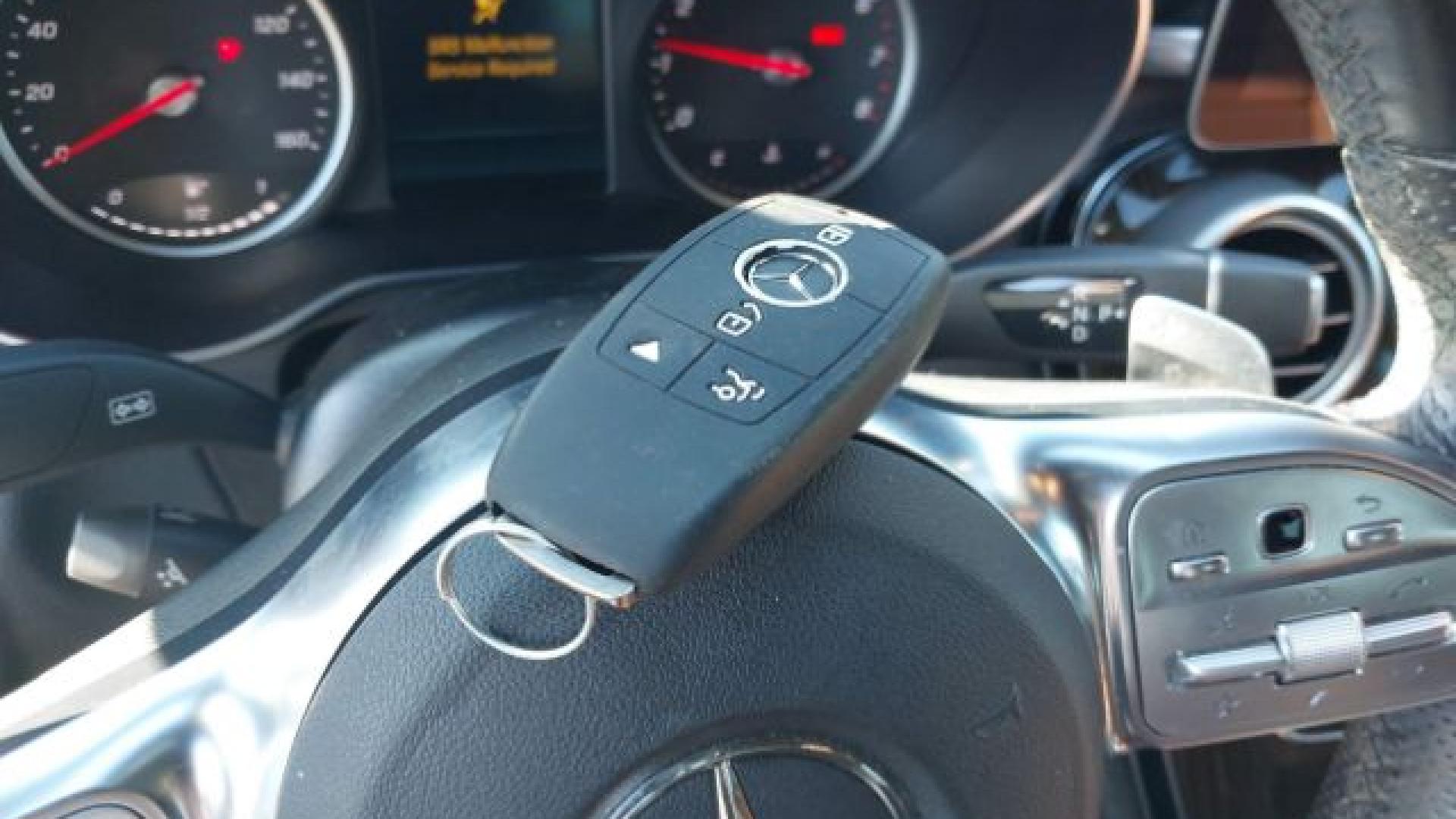 Mercedes - C300 - 2019 - White - 41306051