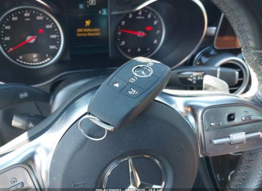 Mercedes - C300 - 2019 - White - 41306051