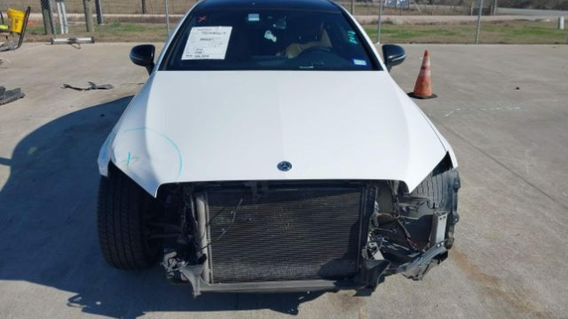 Mercedes - C300 - 2019 - White - 41306051