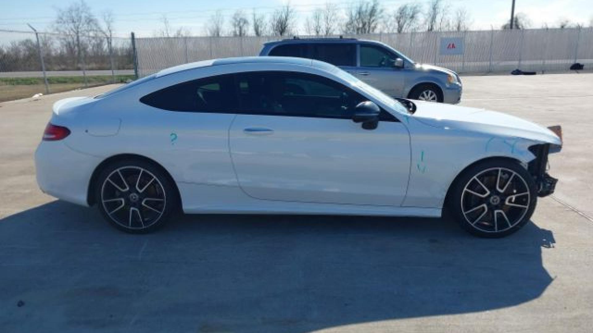 Mercedes - C300 - 2019 - White - 41306051