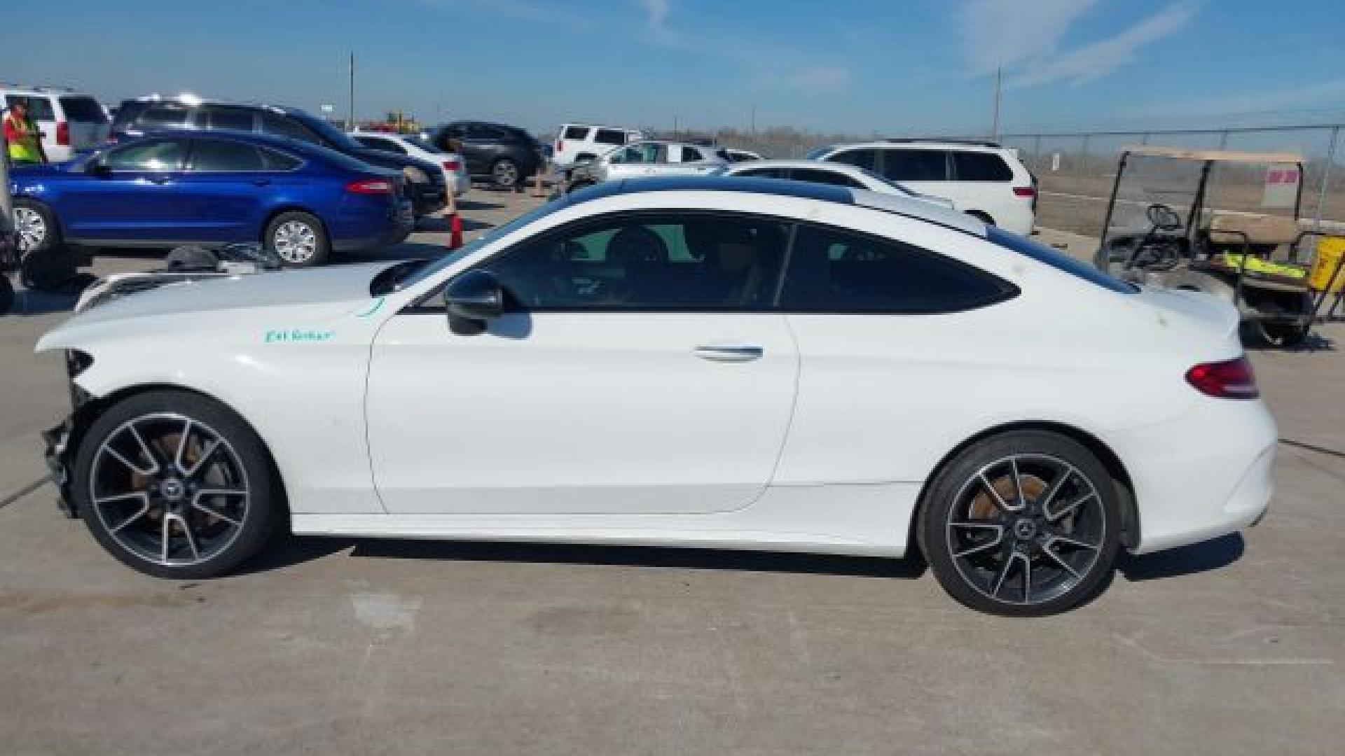 Mercedes - C300 - 2019 - White - 41306051
