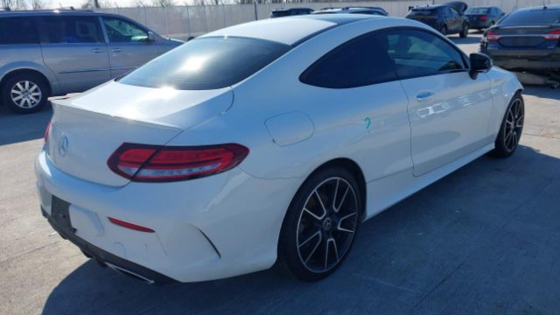 Mercedes - C300 - 2019 - White - 41306051