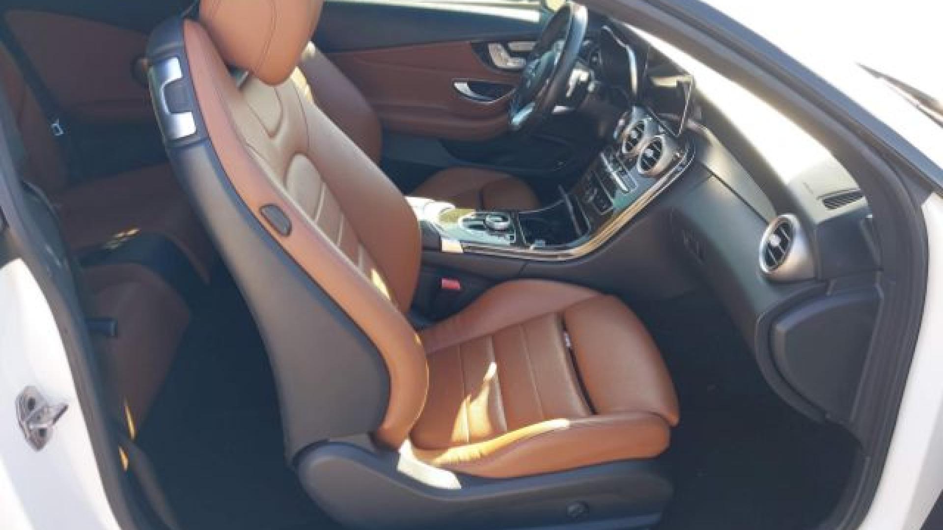 Mercedes - C300 - 2019 - White - 41306051