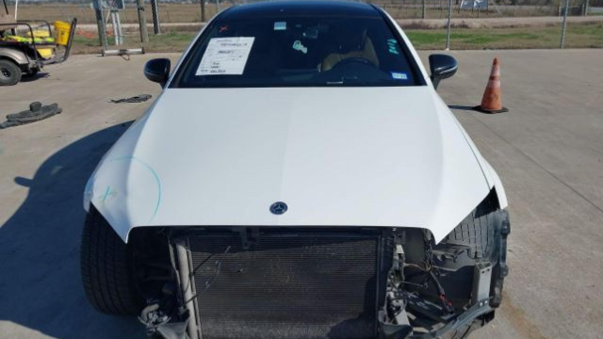 Mercedes - C300 - 2019 - White - 41306051