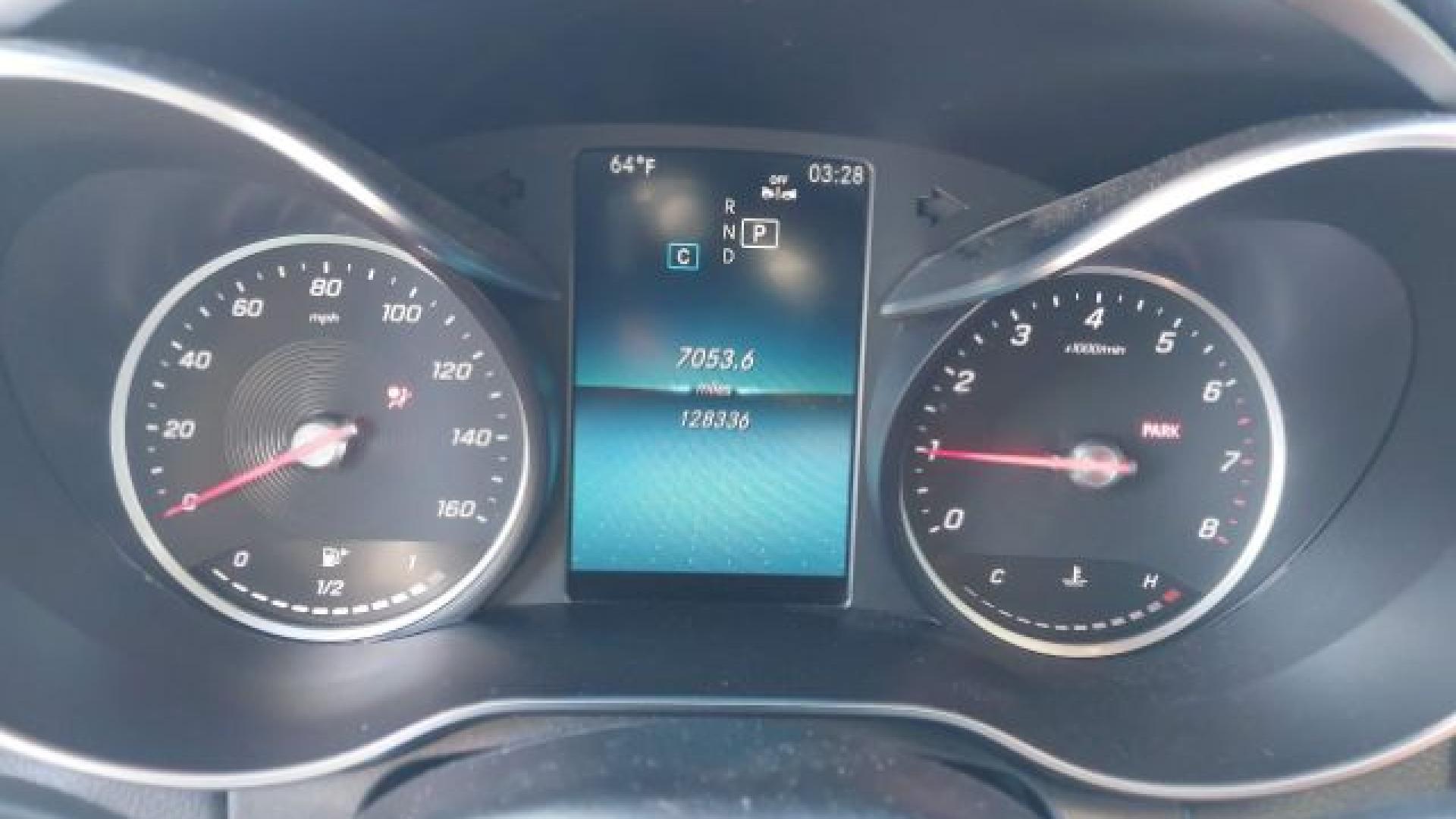 Mercedes - C300 - 2019 - White - 41306051