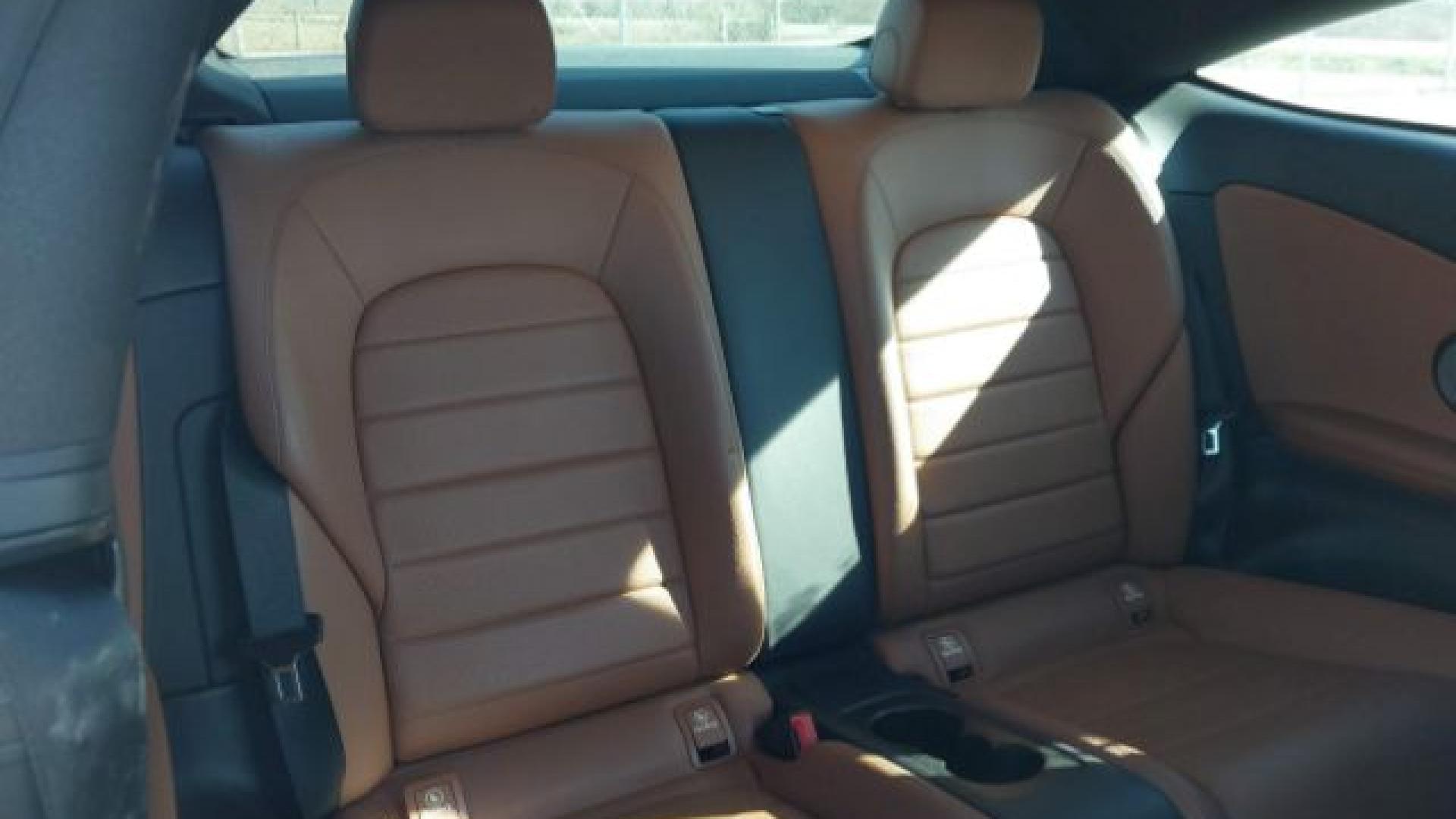 Mercedes - C300 - 2019 - White - 41306051