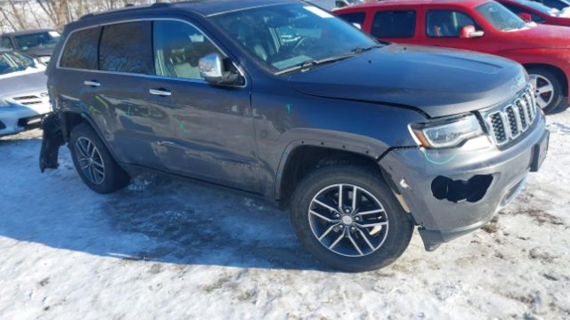 Jeep  - Grand Cherokee - 2017 - Grey - 41330809