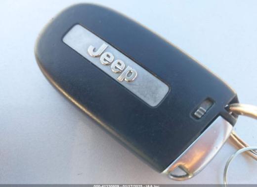 Jeep  - Grand Cherokee - 2017 - Grey - 41330809