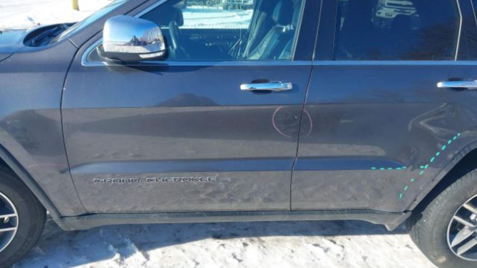 Jeep  - Grand Cherokee - 2017 - Grey - 41330809