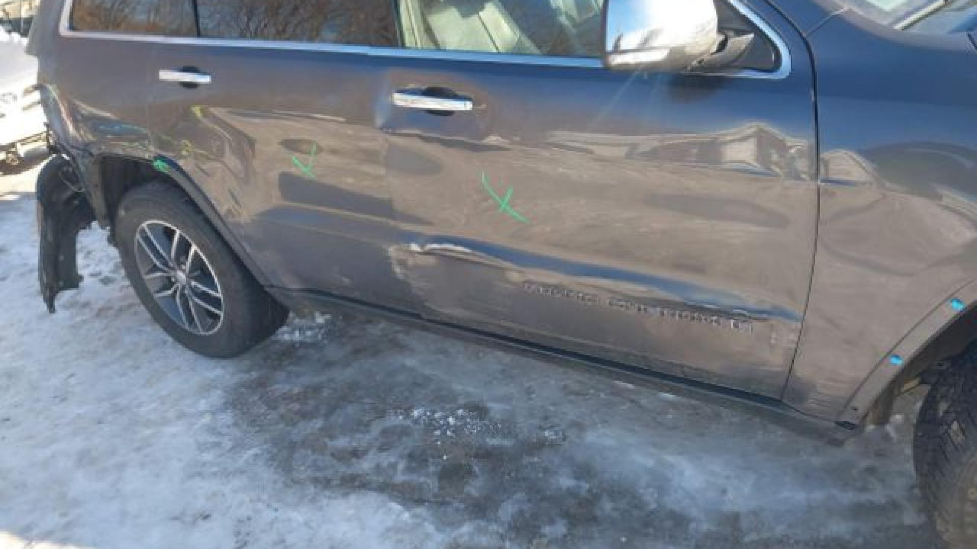 Jeep  - Grand Cherokee - 2017 - Grey - 41330809