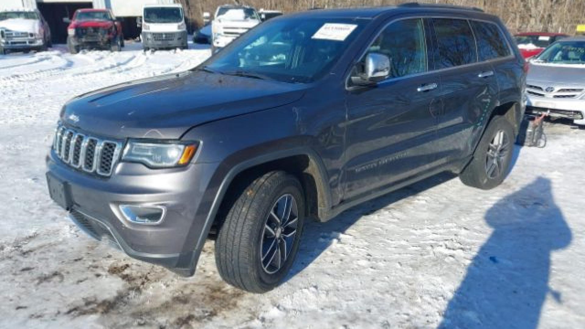 Jeep  - Grand Cherokee - 2017 - Grey - 41330809