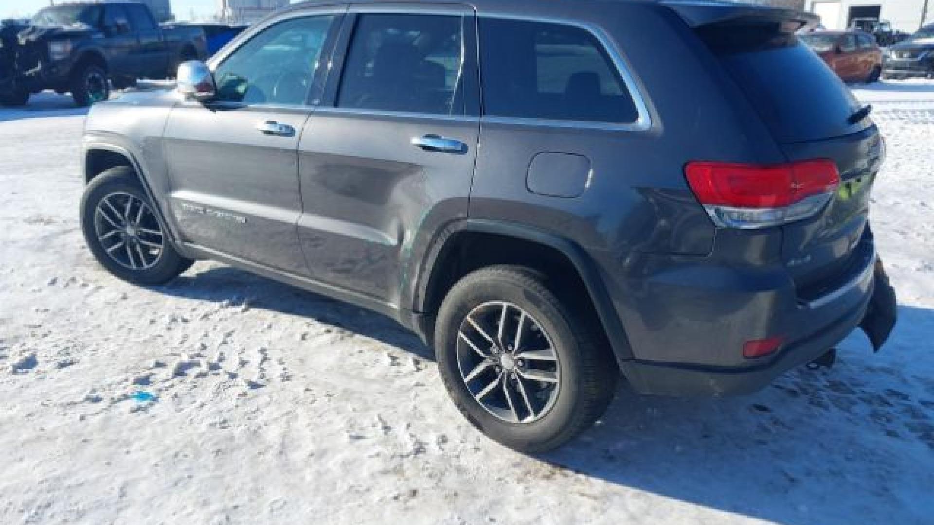 Jeep  - Grand Cherokee - 2017 - Grey - 41330809