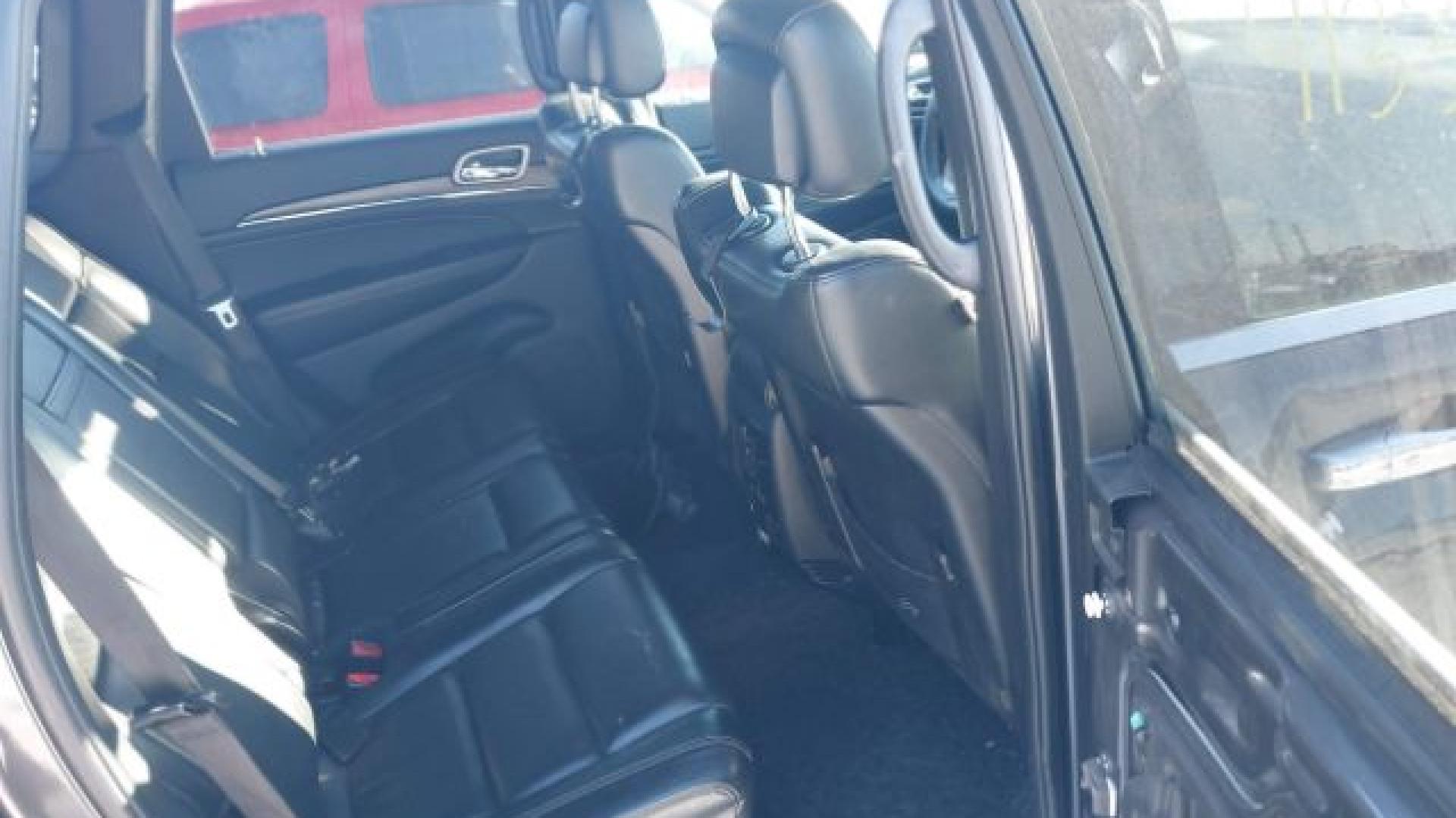 Jeep  - Grand Cherokee - 2017 - Grey - 41330809