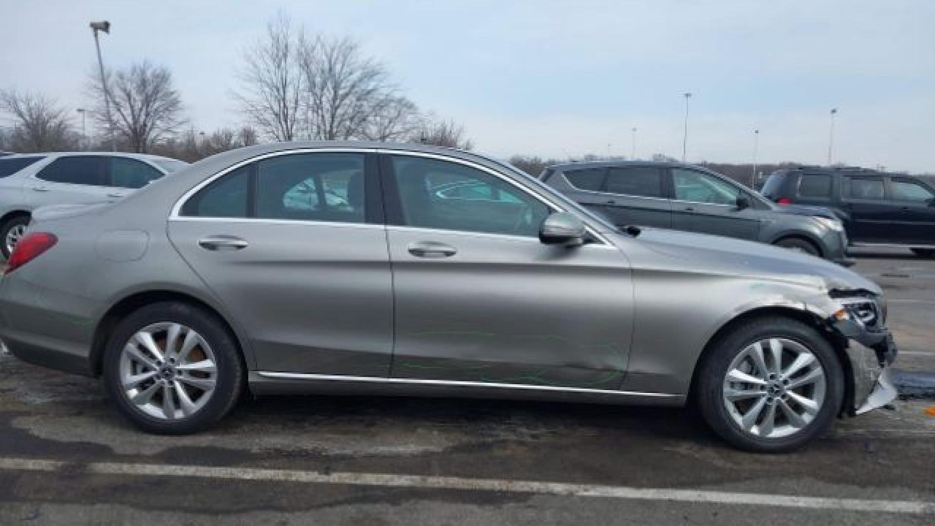 Mercedes - C300 - 2019 - Titanium - 41338981