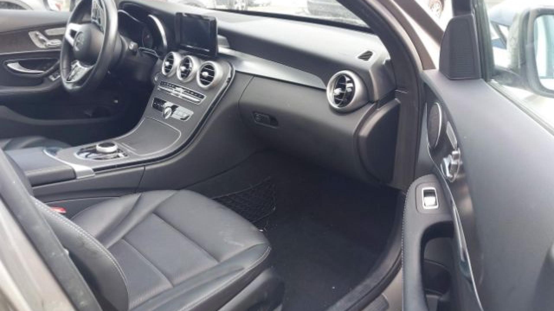 Mercedes - C300 - 2019 - Titanium - 41338981