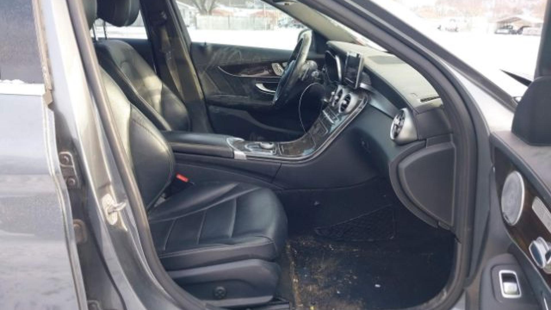 Mercedes - C300 - 2017 - Grey - 41343730