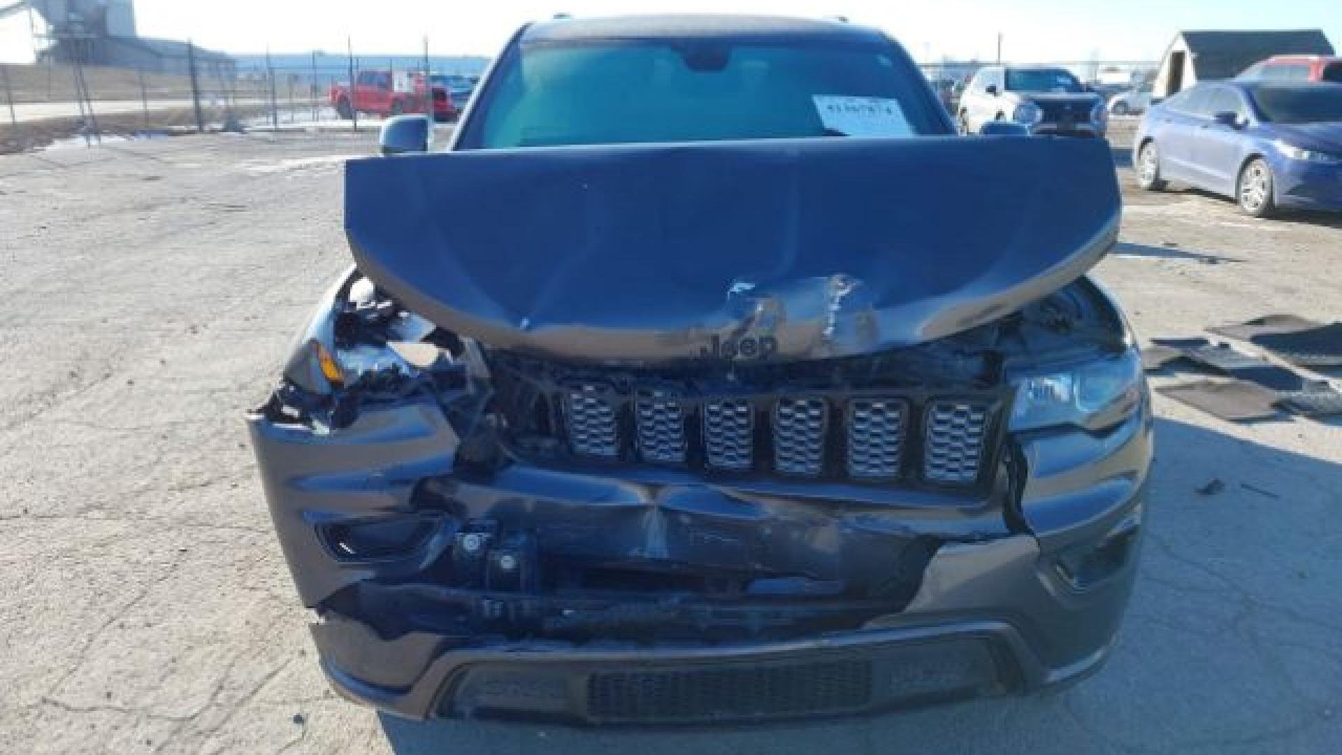 Jeep  - Grand Cherokee - 2017 - Grey - 41367874