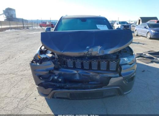 Jeep  - Grand Cherokee - 2017 - Grey - 41367874