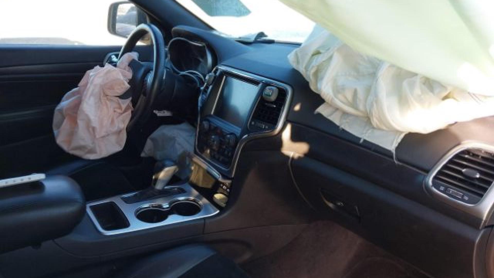 Jeep  - Grand Cherokee - 2017 - Grey - 41367874