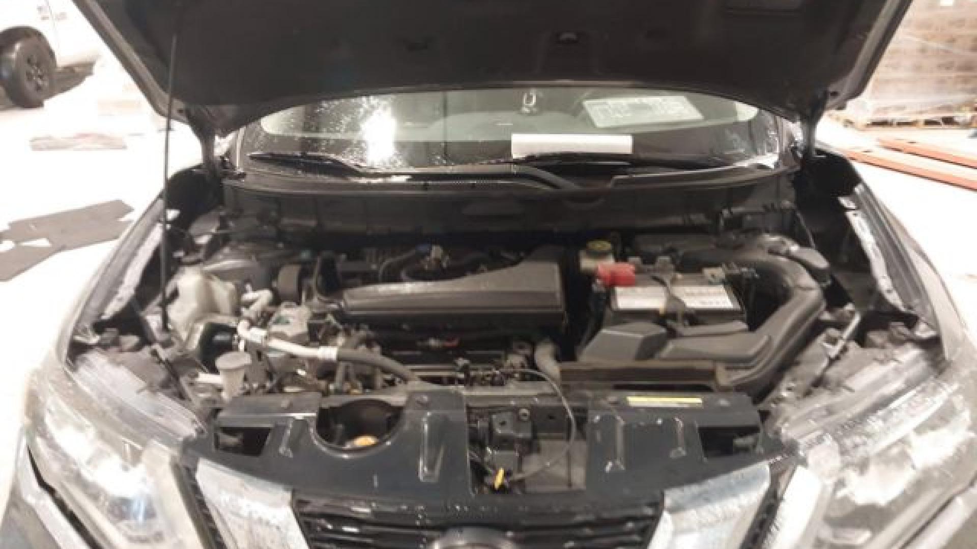 Nissan  - Rogue - 2018 - Silver - 41400786